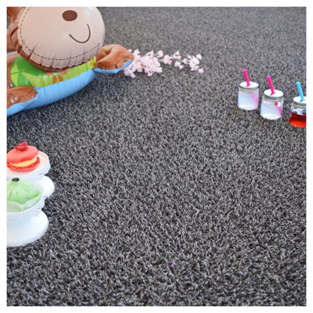 Gazon Synthétique Happy Party - Couleur Gris Foncé - Classé Feu - 20mm - 1m X 9m 3 Gazon Synthétique Happy Party - Couleur Gris Foncé - Classé Feu - 20mm - 1m X 9m – Image 3